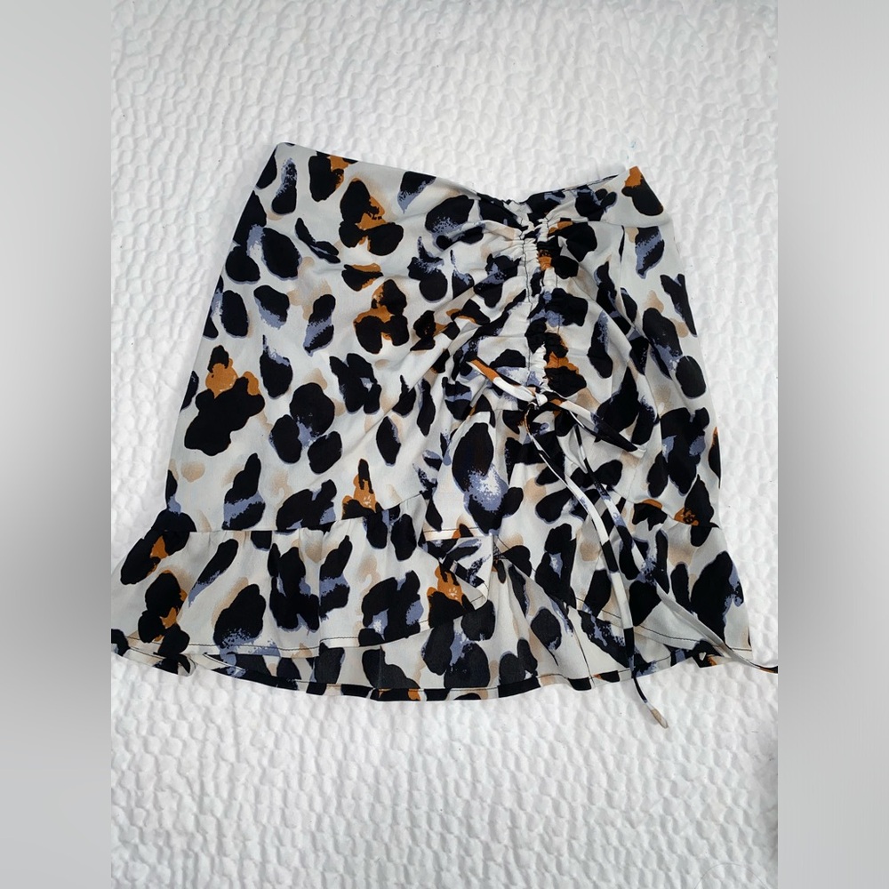 Shine size S multicolor leopard print mini skirt